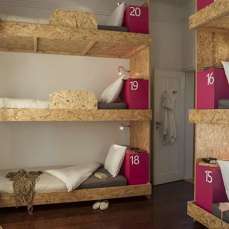 Albergue House