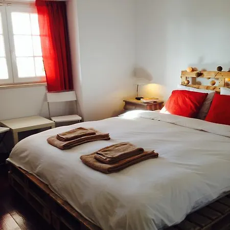 House Hostel Εστορίλ
